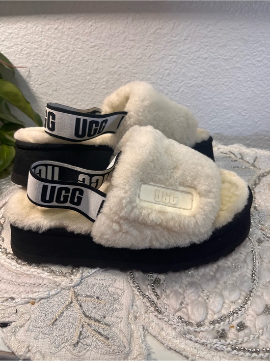UGG Shoes - UGG Funkette Platform Slingback Slippers Cream Black Shearling Size 6
